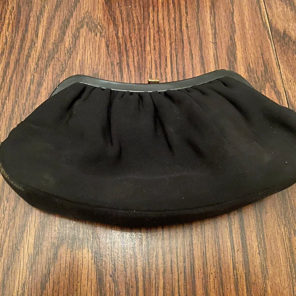 VINTAGE! BLACK VELVIT CHANGE PURSE